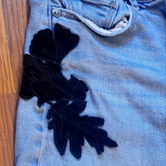 Loft Embroidered Womens Crop Blue Denim Jeans Waist 25 Size 0 - Picture 6 of 10